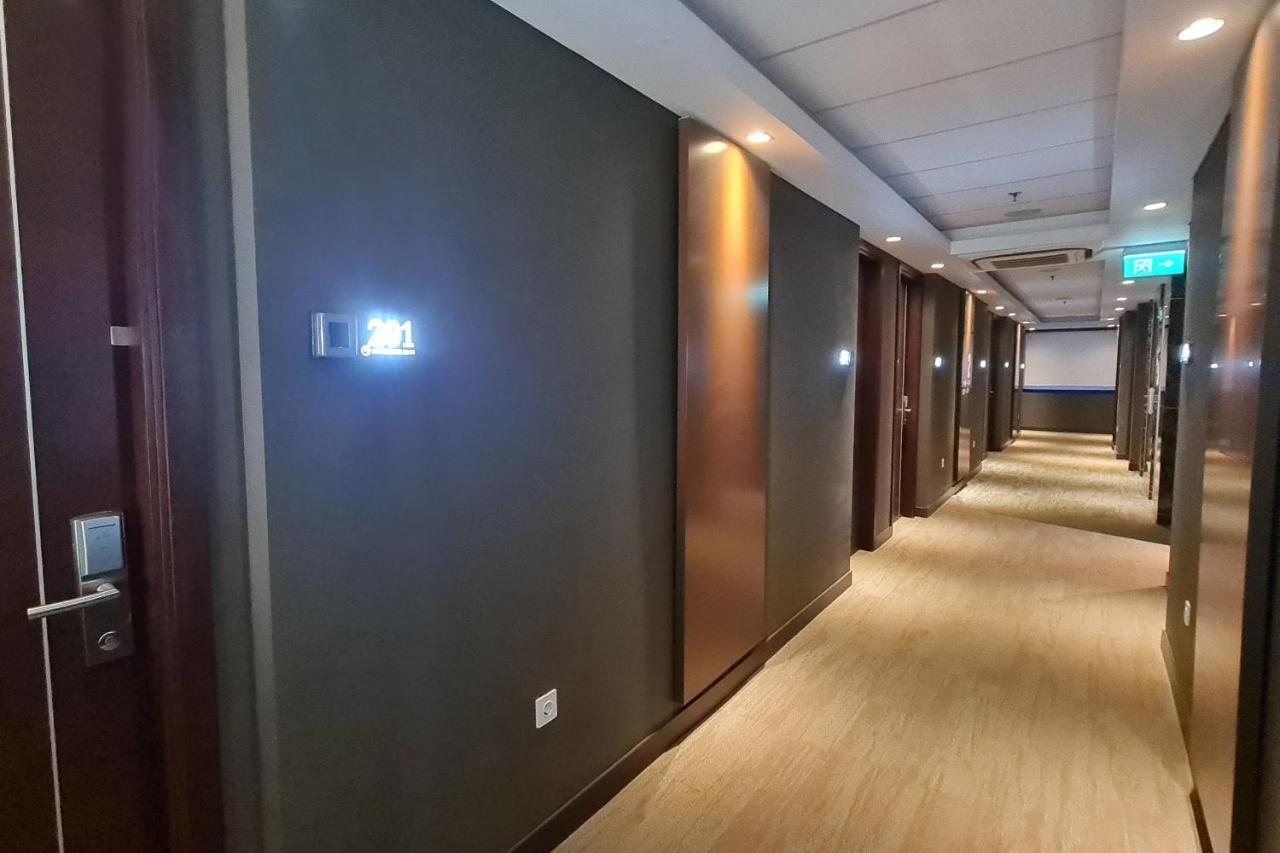 Fox Lite Grogol Jakarta Kültér fotó